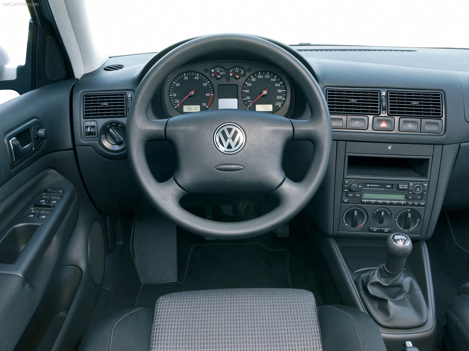 VW Golf 4 салон